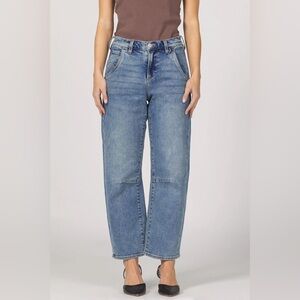Barrel jeans